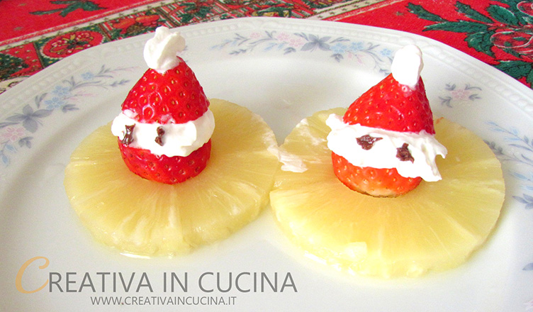 Ananas e Fragole Babbo Natale con panna Creativaincucina