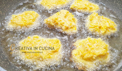 Frittelle di zucchina gialla ricetta di Creativa in cucina