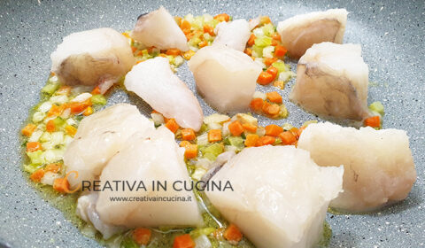 Rana pescatrice alla mediterranea ricetta di Creativa in cucina