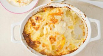 Le patate alla savoiarda devi proprio provarle: gratinate e cremose, sono il contorno perfetto
